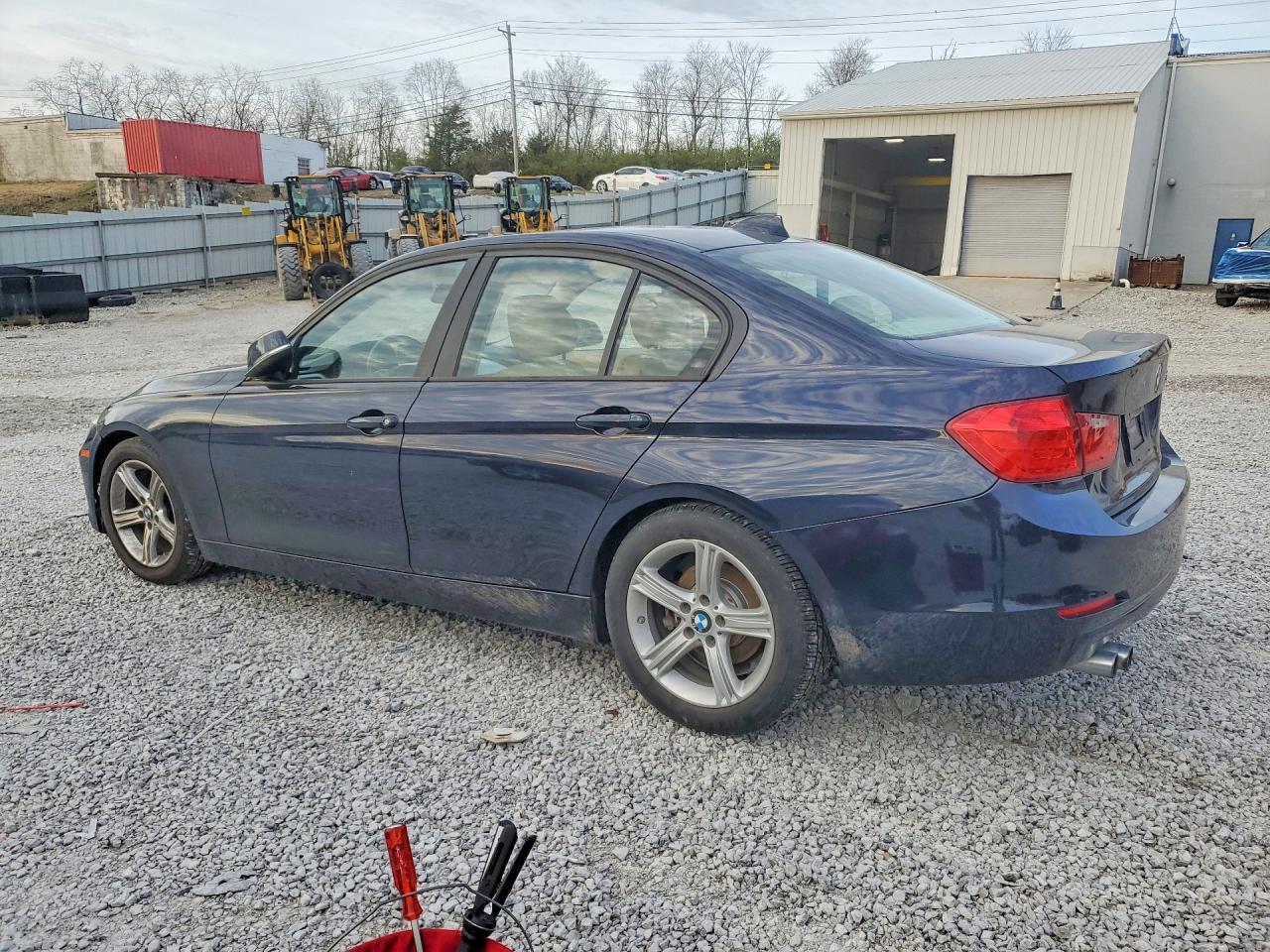 BMW Seria 3 - zdjęcie 2