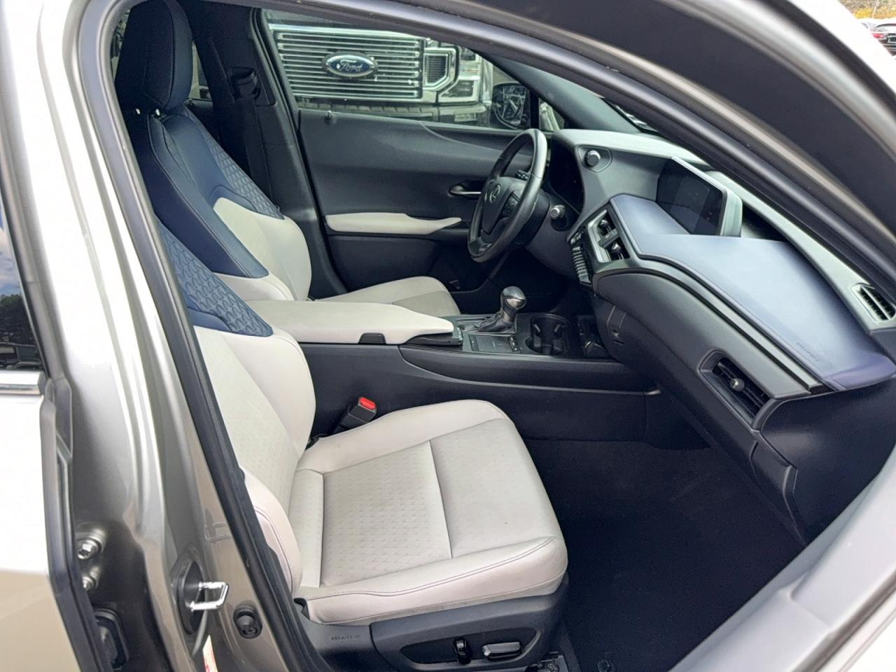 2021 Lexus Ux 200 Base - zdjęcie 5