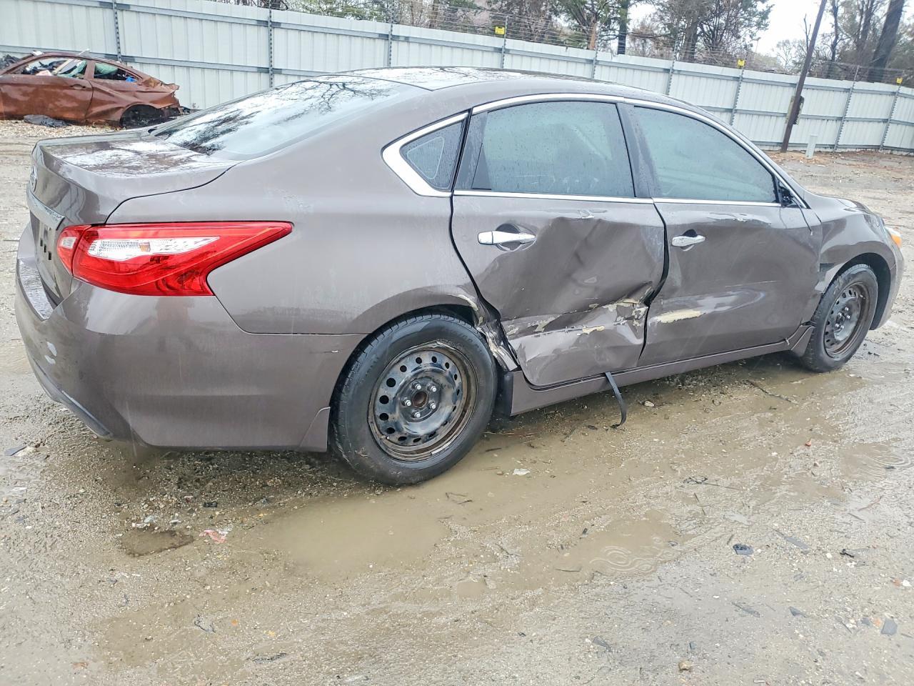 2016 Nissan Altima - zdjęcie 3