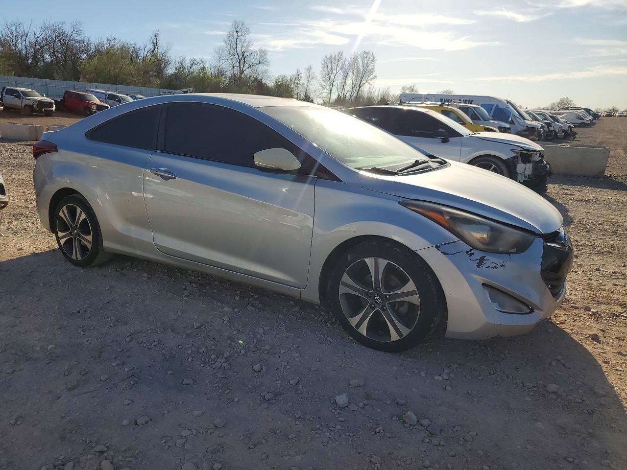 2014 Hyundai Elantra Coupe Base - zdjęcie 4