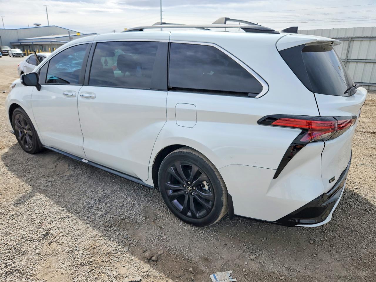 2023 Toyota Sienna 25Th Anniversary Edition - zdjęcie 2