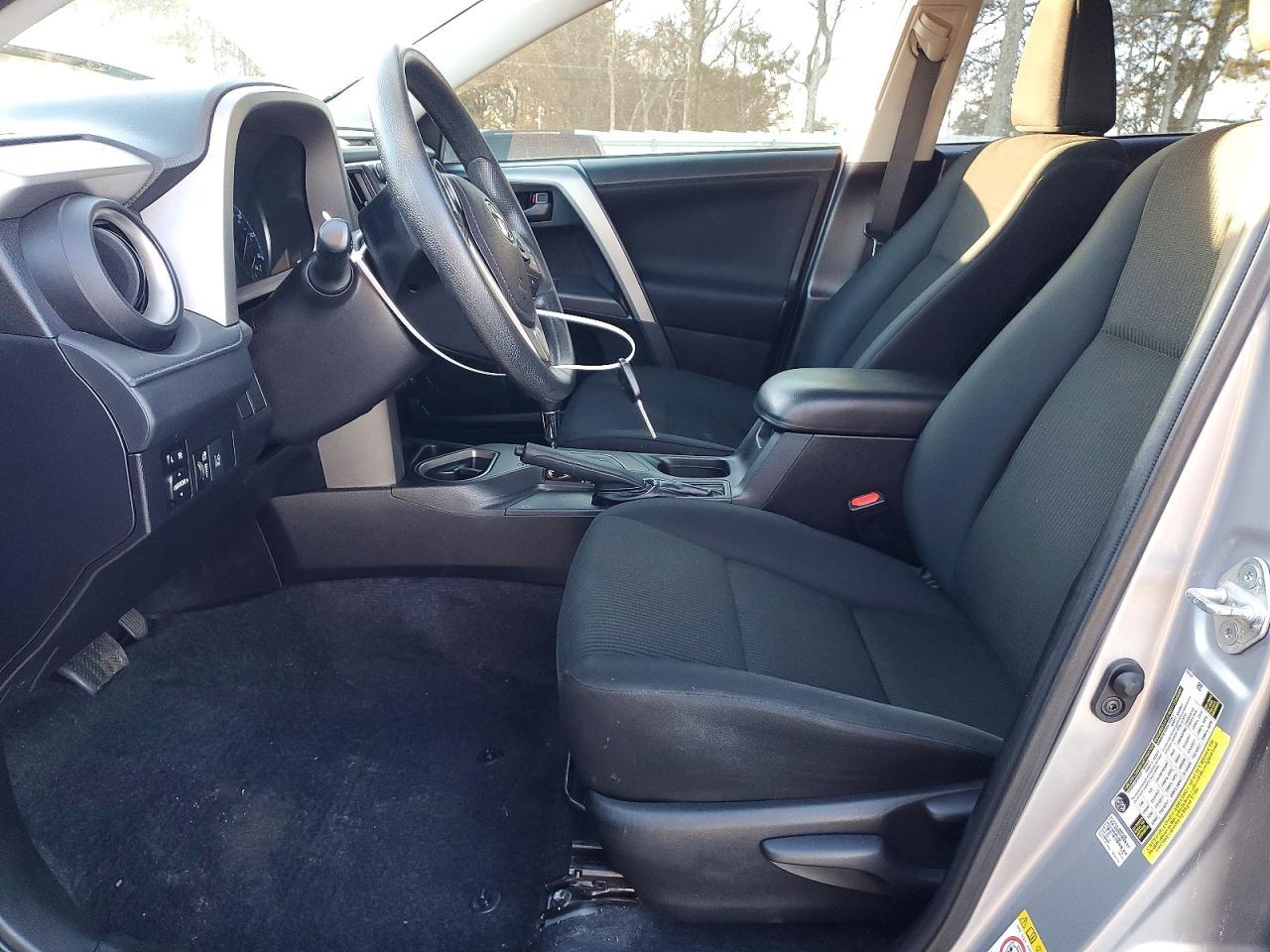 2017 Toyota Rav4 Le - zdjęcie 7