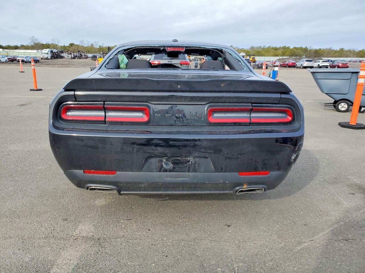 2022 Dodge Challenger Sxt - zdjęcie 6
