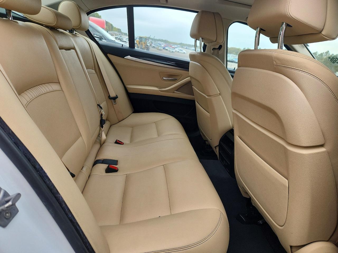 2016 BMW 528 I - zdjęcie 10