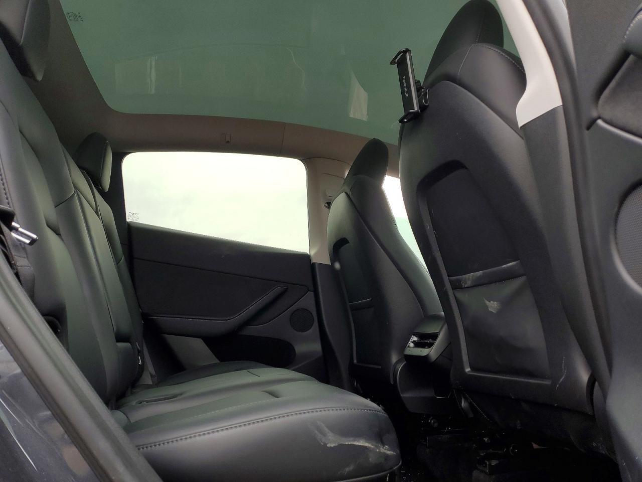 2023 Tesla Model Y - zdjęcie 10