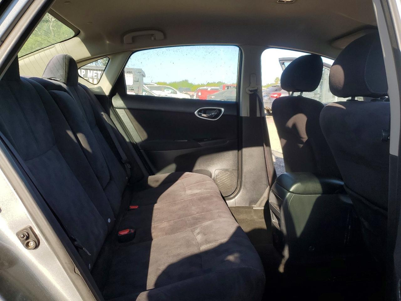 2013 Nissan Sentra S - zdjęcie 10