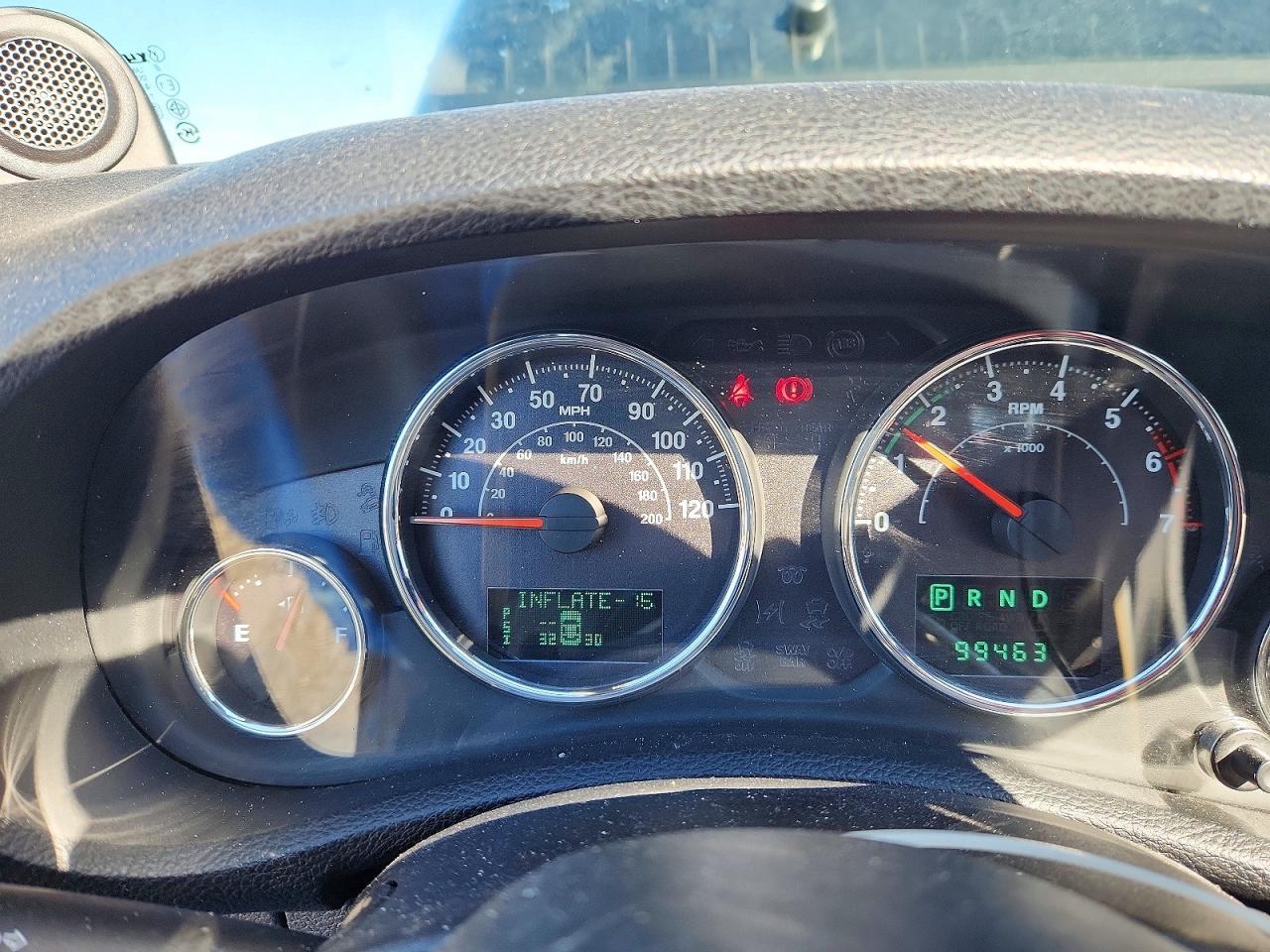 2014 Jeep Wrangler Sahara - zdjęcie 9