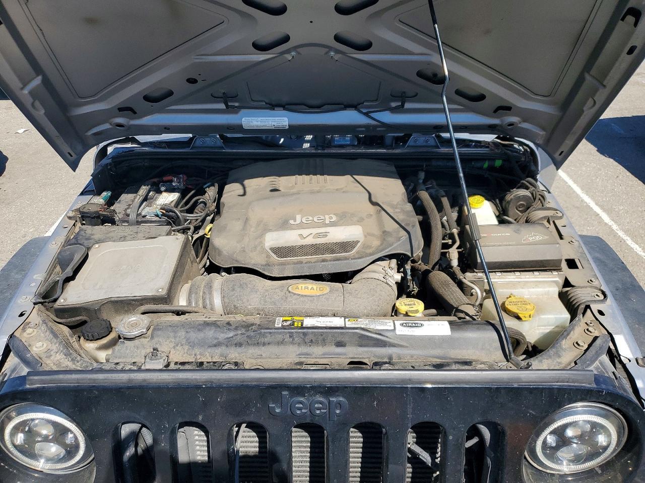 2015 Jeep Wrangler Sport - zdjęcie 11