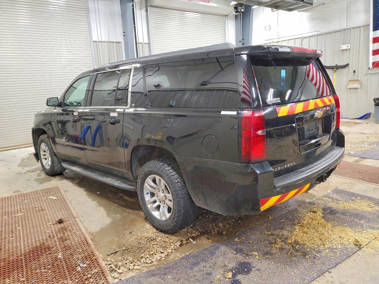 2020 Chevrolet Suburban K1500 Lt - zdjęcie 2
