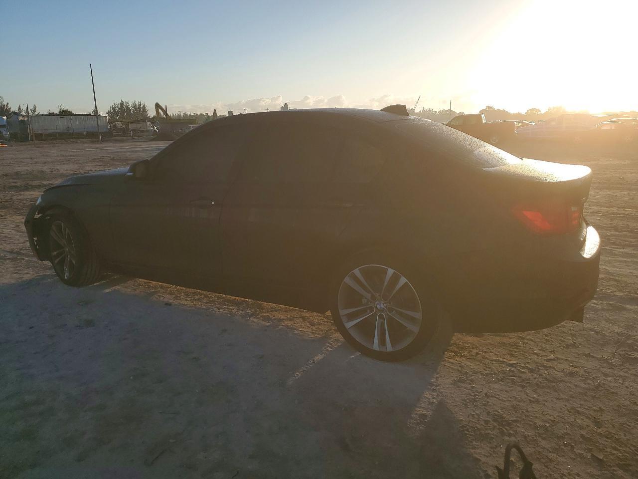 2014 BMW 335 Xi - zdjęcie 2
