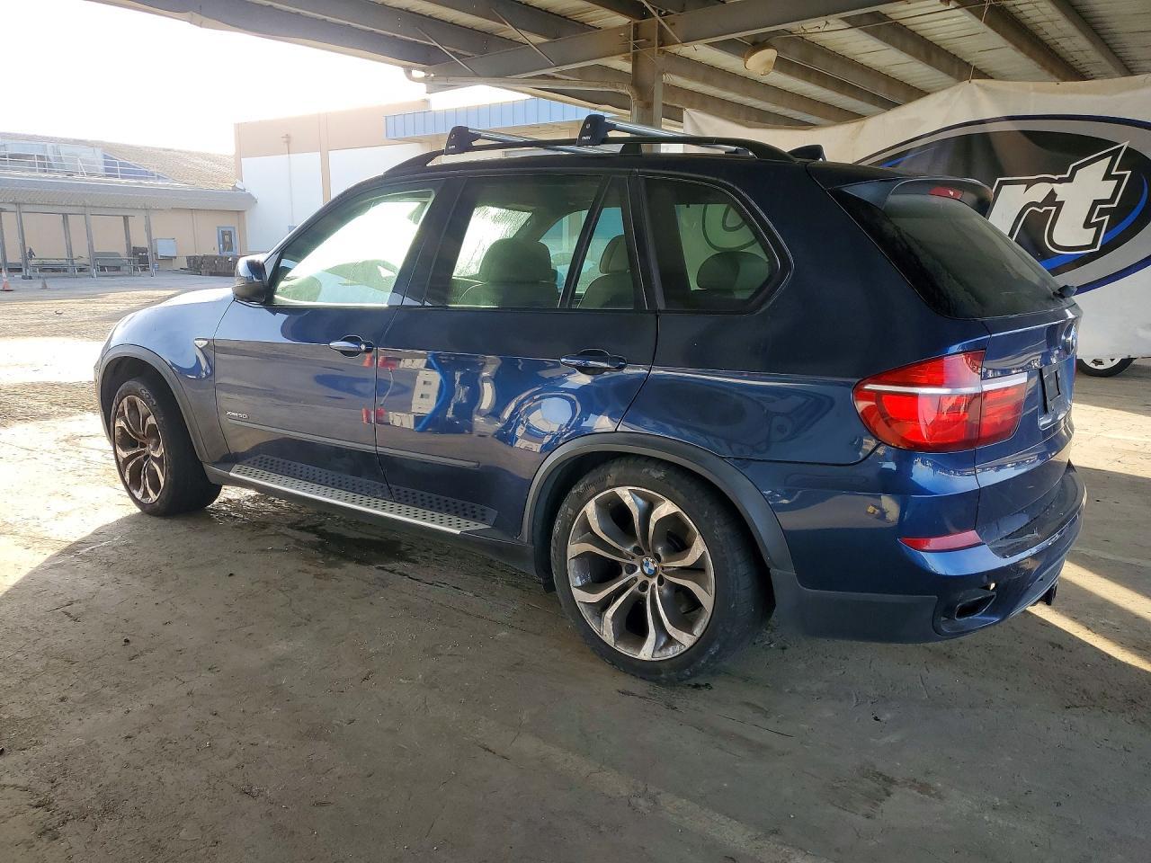 2013 BMW X5 xDrive50I - zdjęcie 2