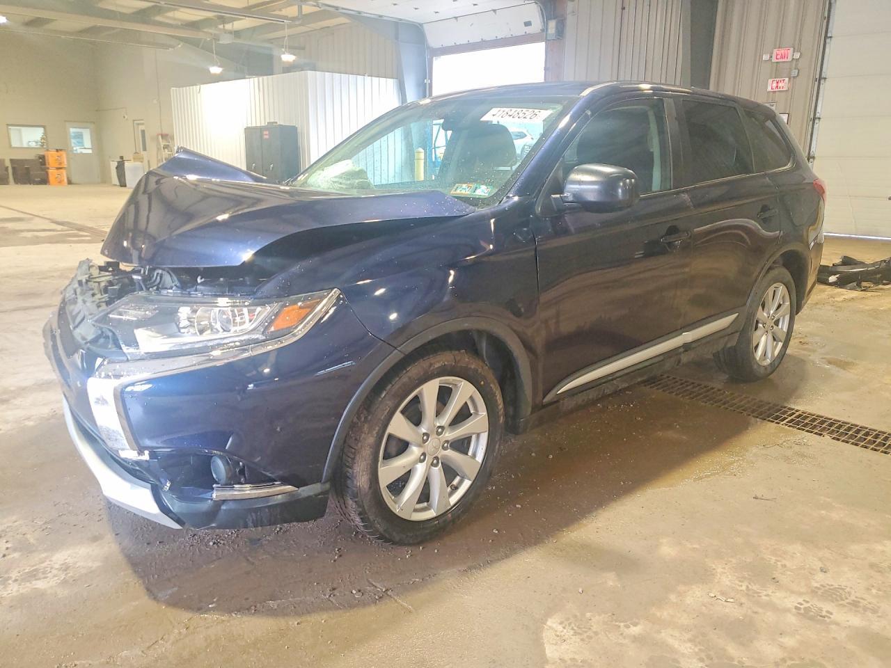 2017 Mitsubishi Outlander Es - zdjęcie główne