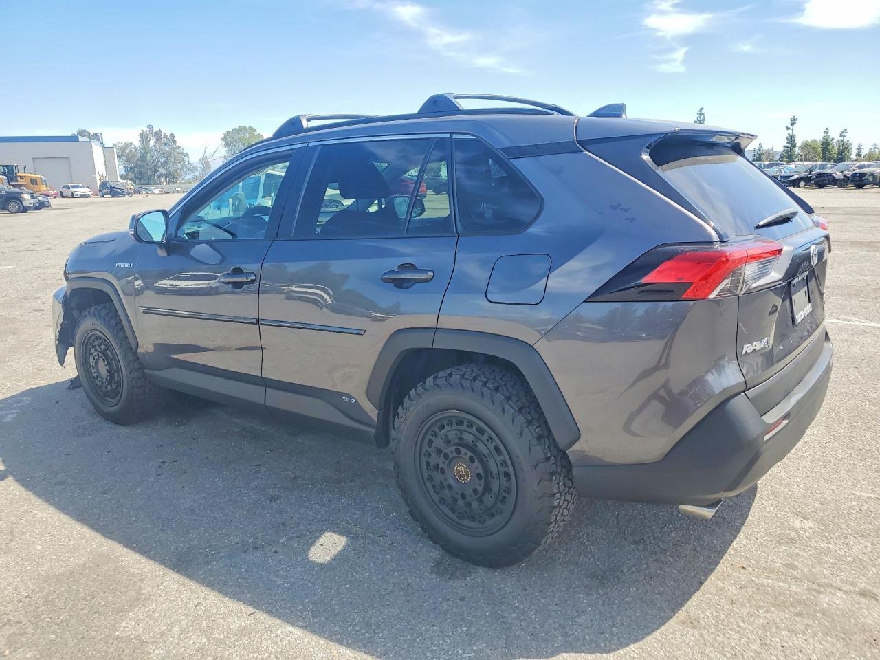 2021 Toyota Rav4 Hybrid Xle - zdjęcie 2