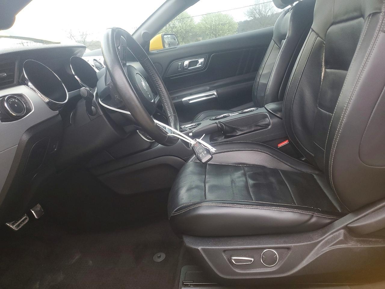 2015 Ford Mustang - zdjęcie 7