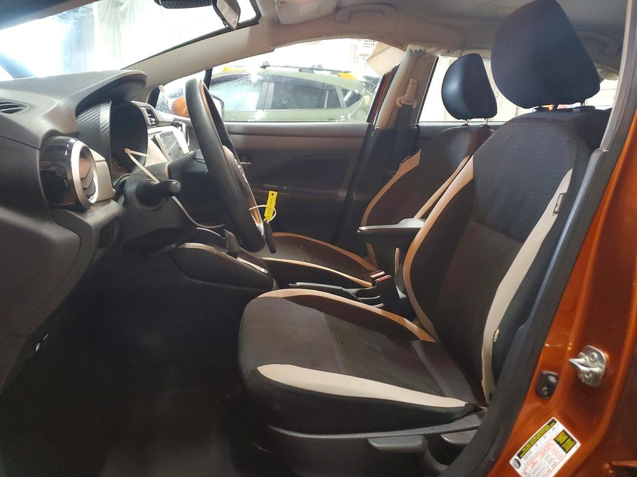 2021 Nissan Versa Sv - zdjęcie 7