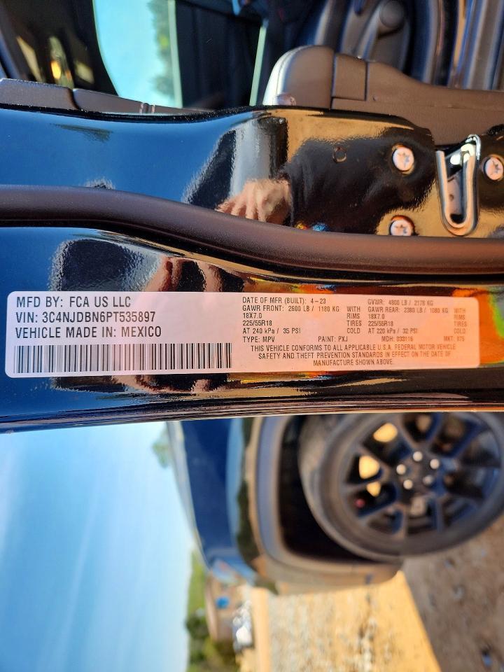 2023 Jeep Compass Latitude - zdjęcie 13