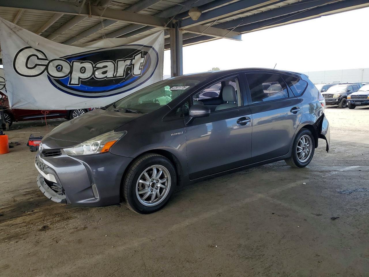 2015 Toyota Prius V Four - zdjęcie główne