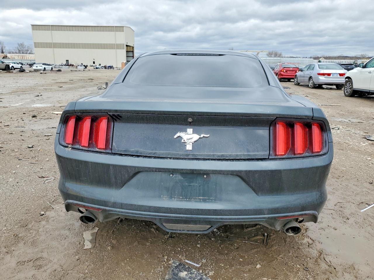 2015 Ford Mustang - zdjęcie 6