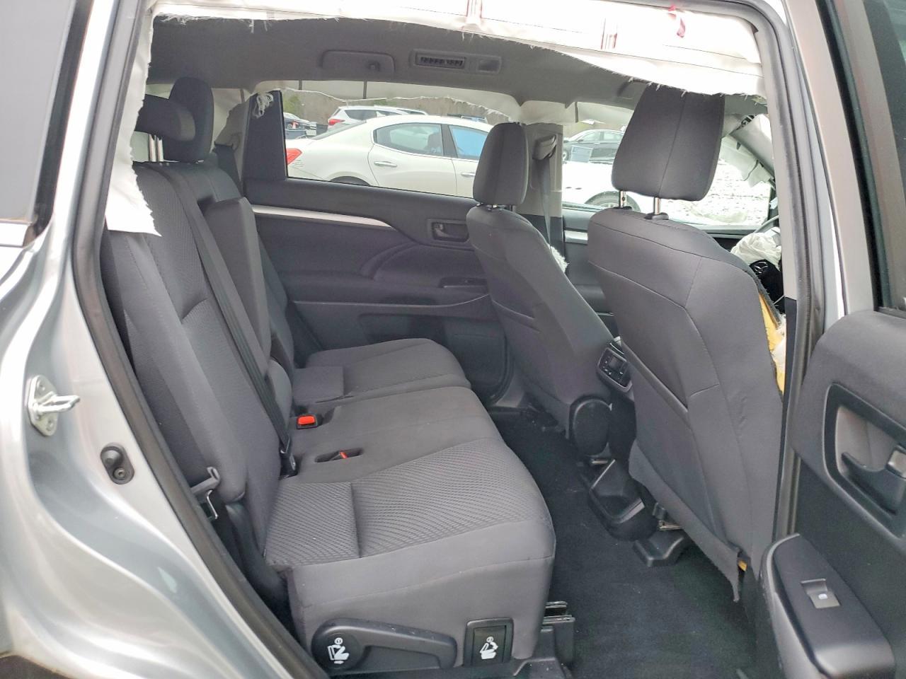 2019 Toyota Highlander Le - zdjęcie 11