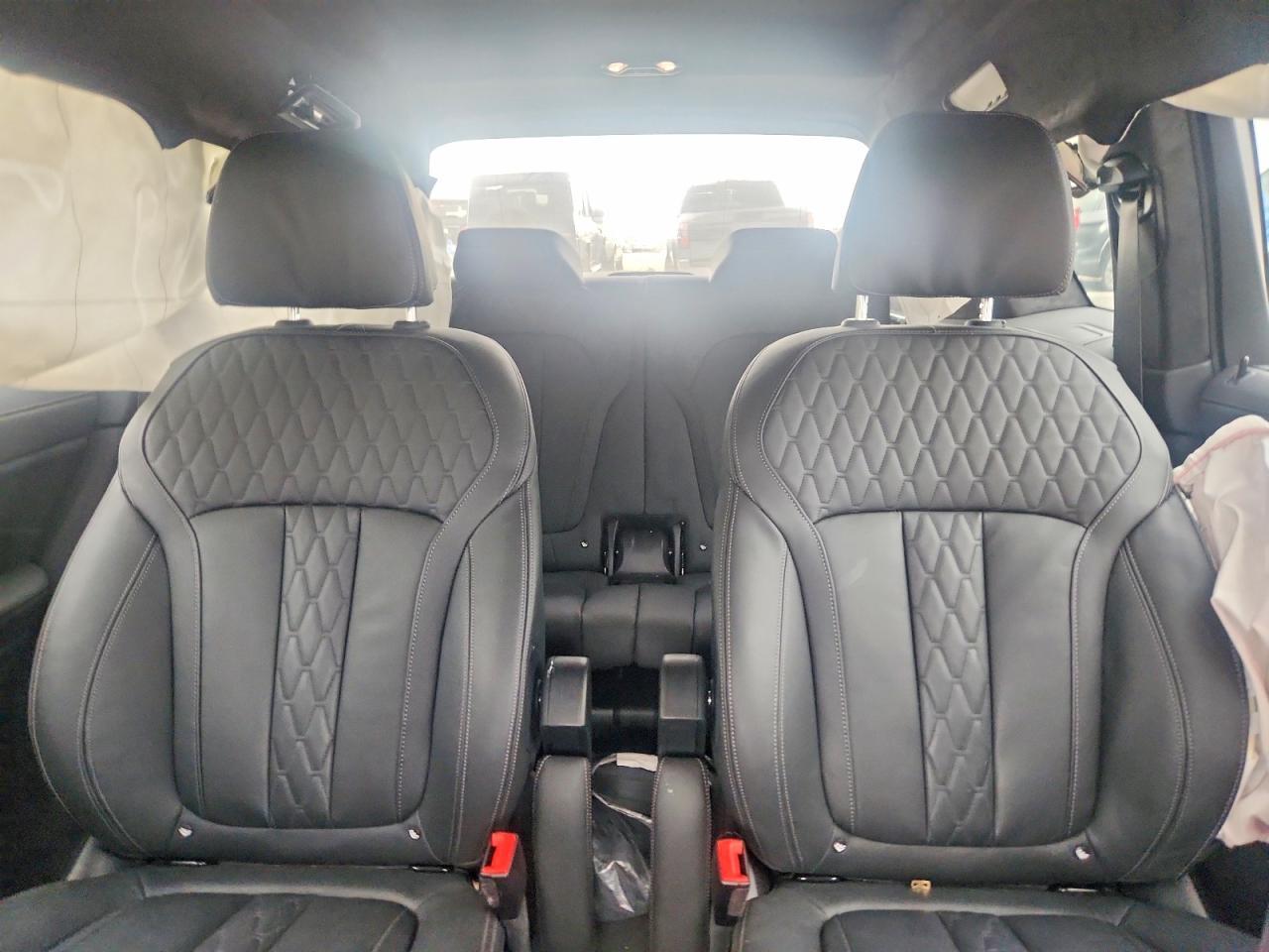 2025 BMW X7 M60I - zdjęcie 10