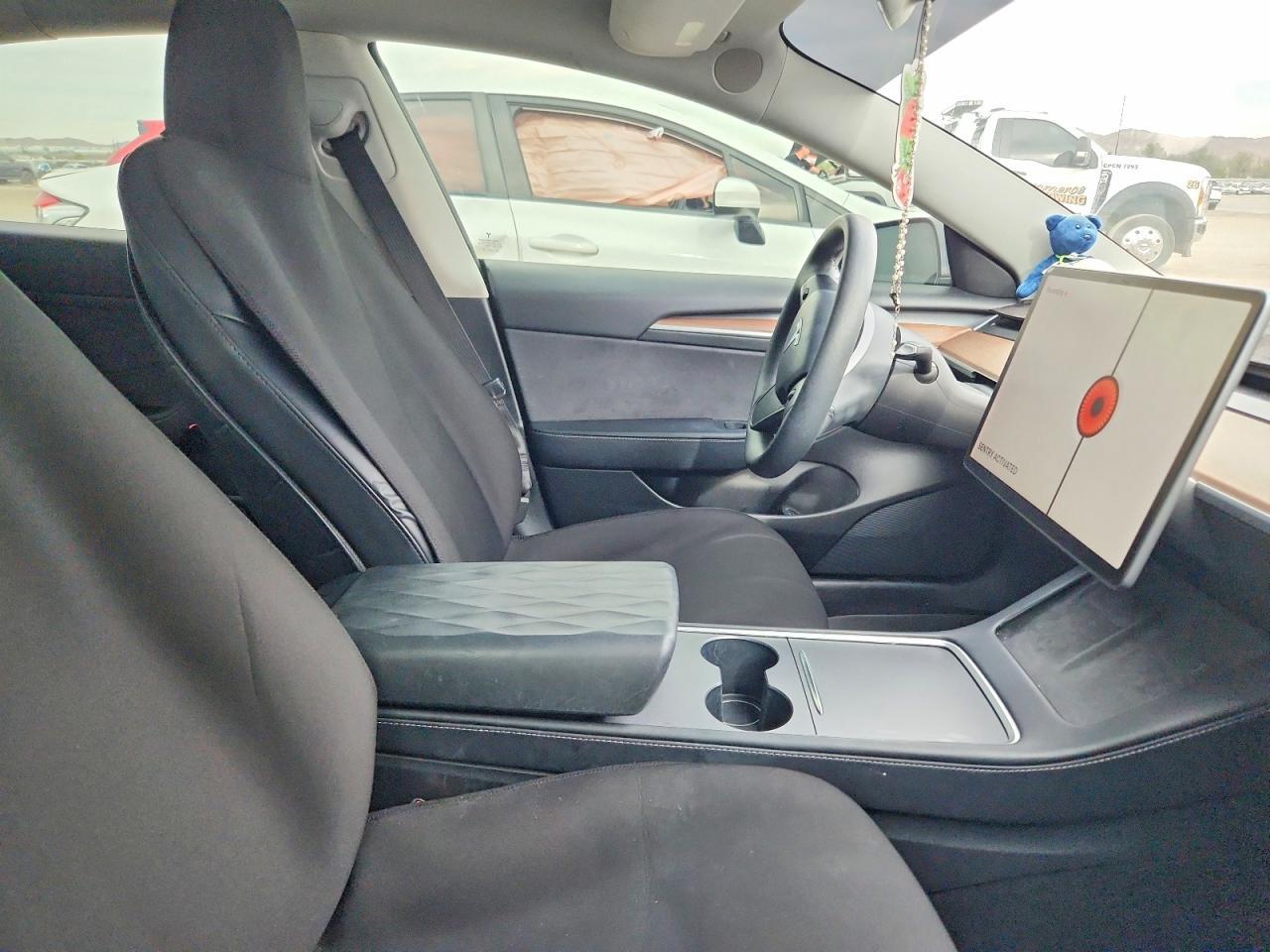 2022 Tesla Model 3 - zdjęcie 8