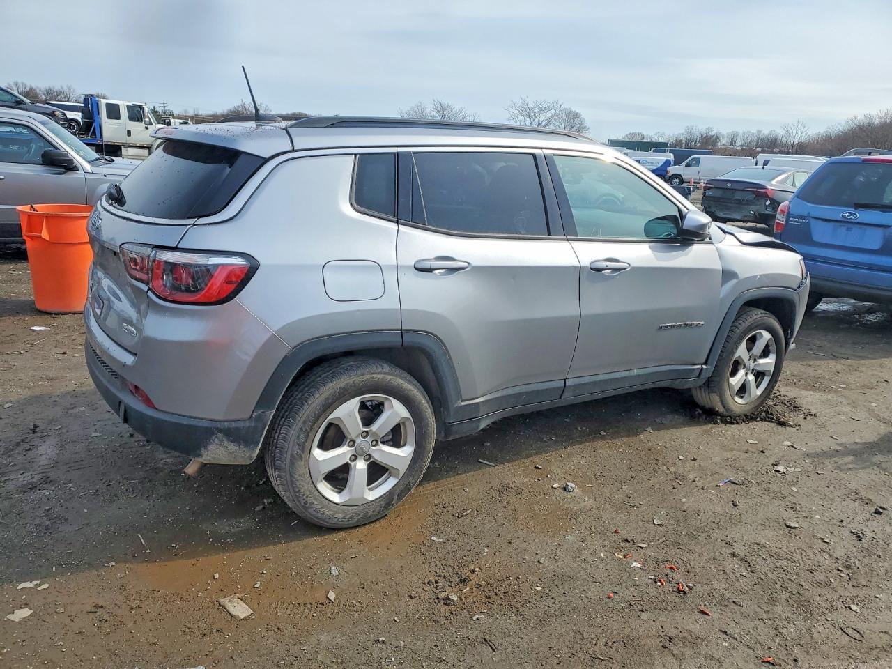 2018 Jeep Compass Latitude - zdjęcie 3