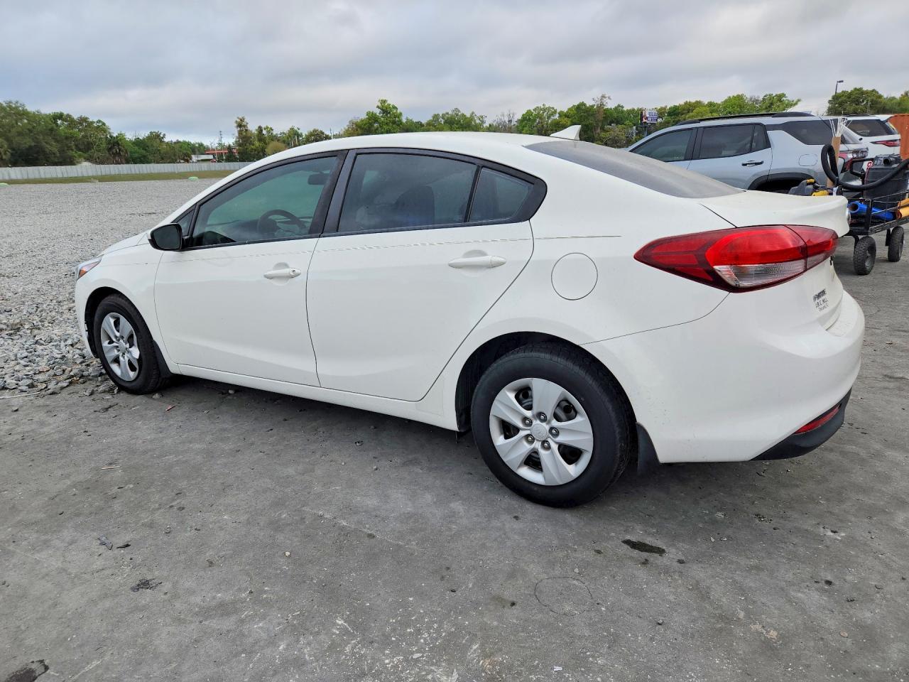 2017 Kia Forte - zdjęcie 2