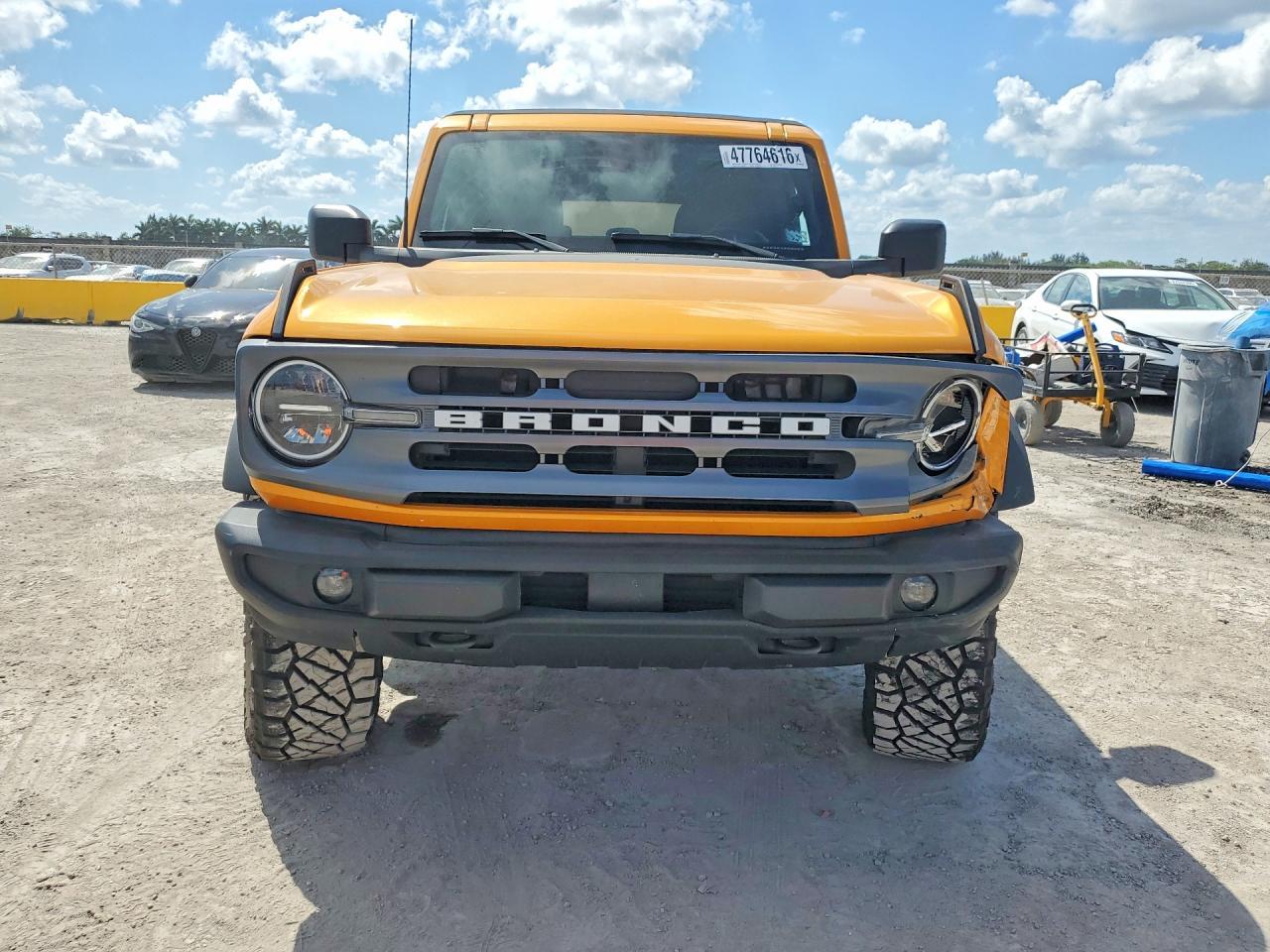2022 Ford Bronco Base - zdjęcie 5