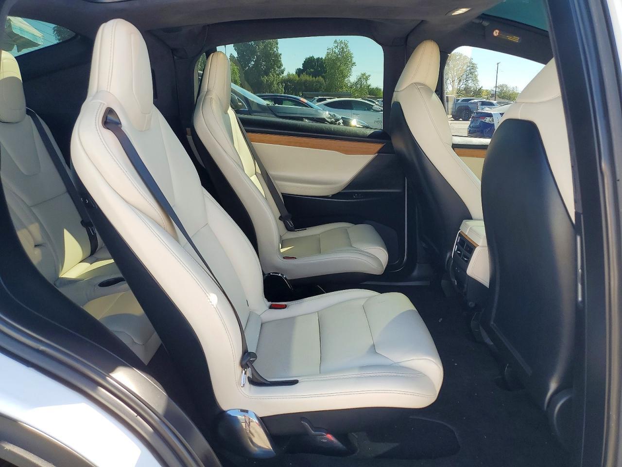 2020 Tesla Model X - zdjęcie 11