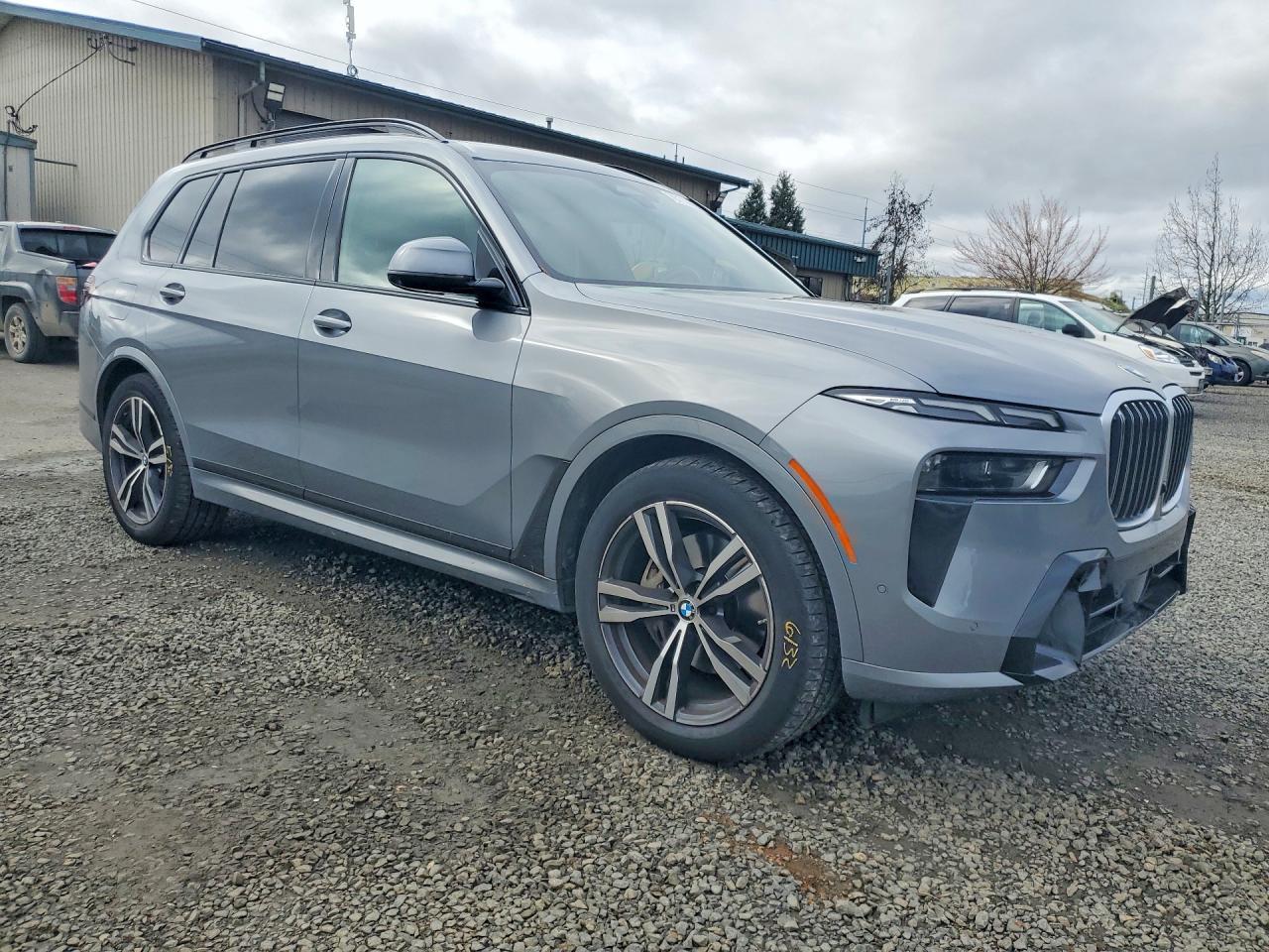 2023 BMW X7 xDrive40I - zdjęcie 4