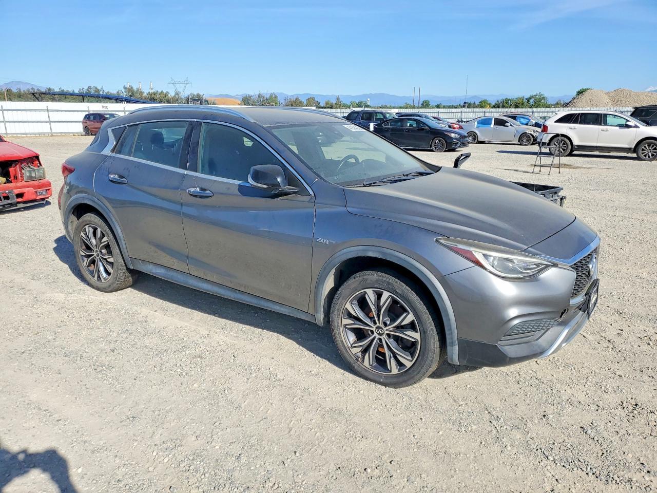 2017 Infiniti Qx30 Luxury - zdjęcie 4