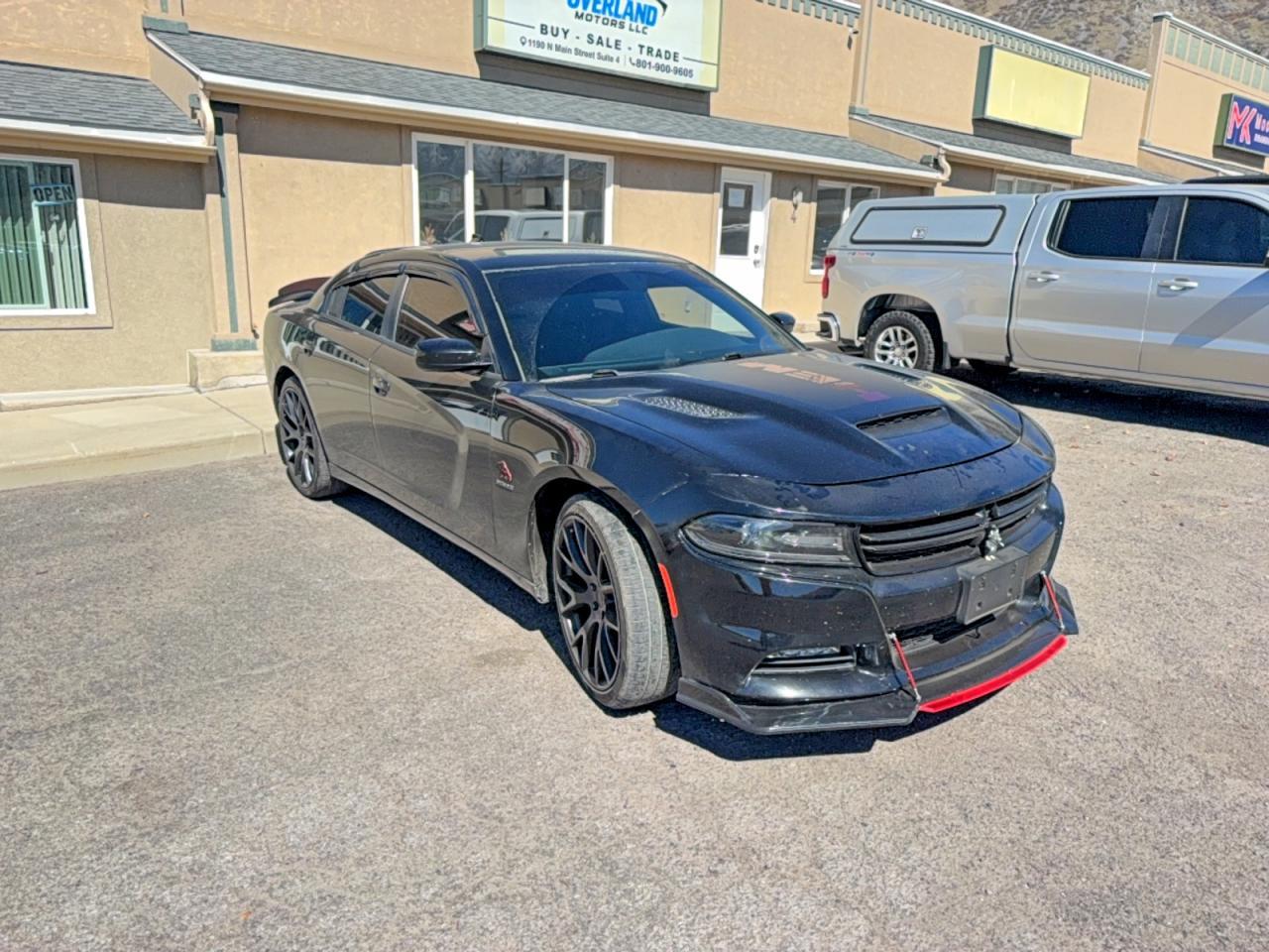 2015 Dodge Charger R - zdjęcie główne
