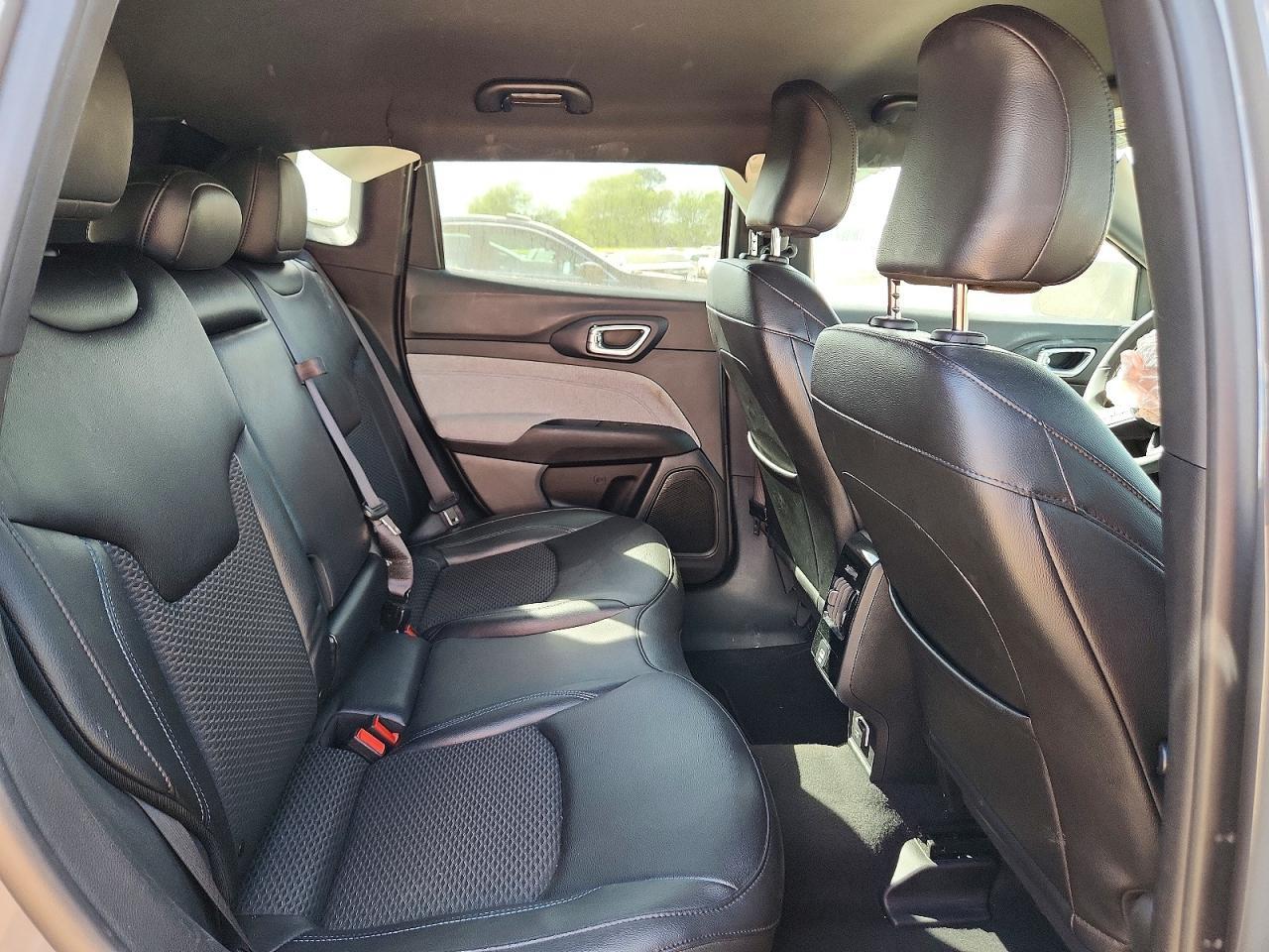2024 Jeep Compass Latitude - zdjęcie 11