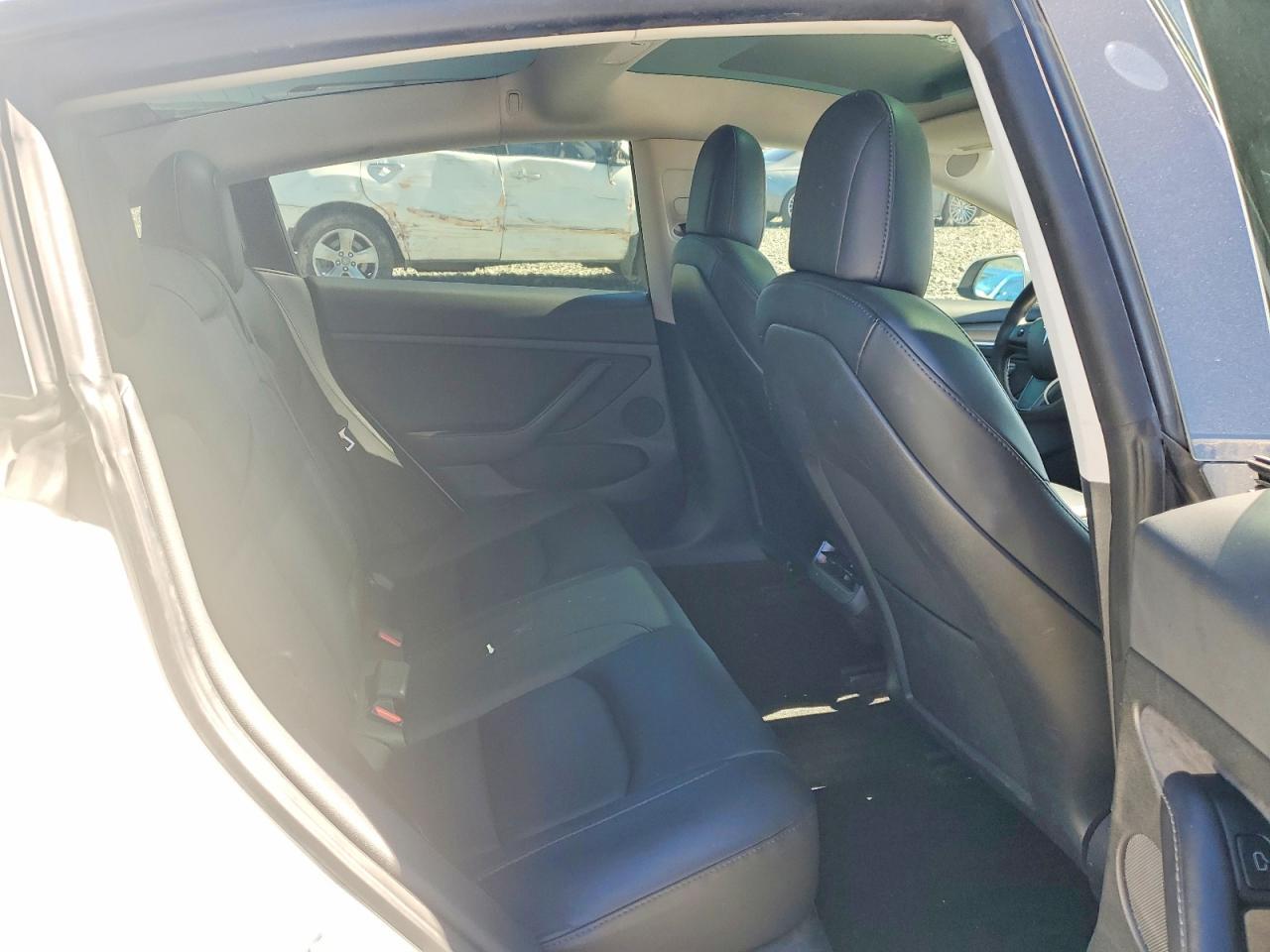 2023 Tesla 3 - zdjęcie 10