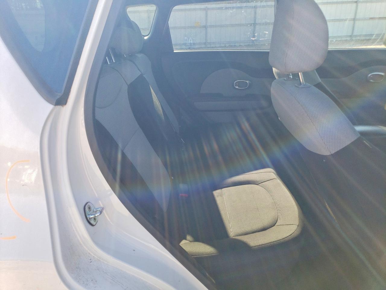 2016 Kia Soul Base - zdjęcie 10