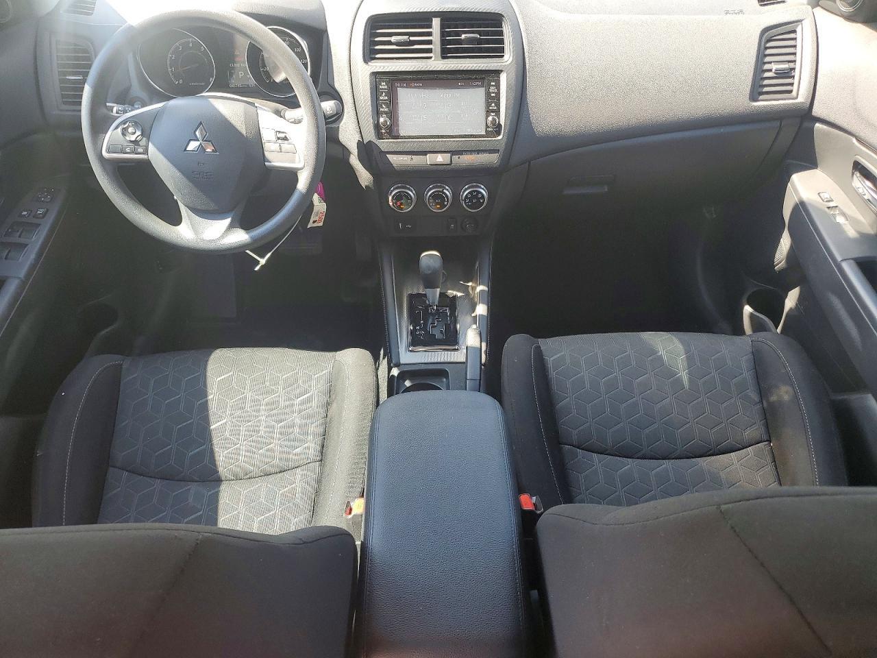 2021 Mitsubishi Outlander Sport Es - zdjęcie 8