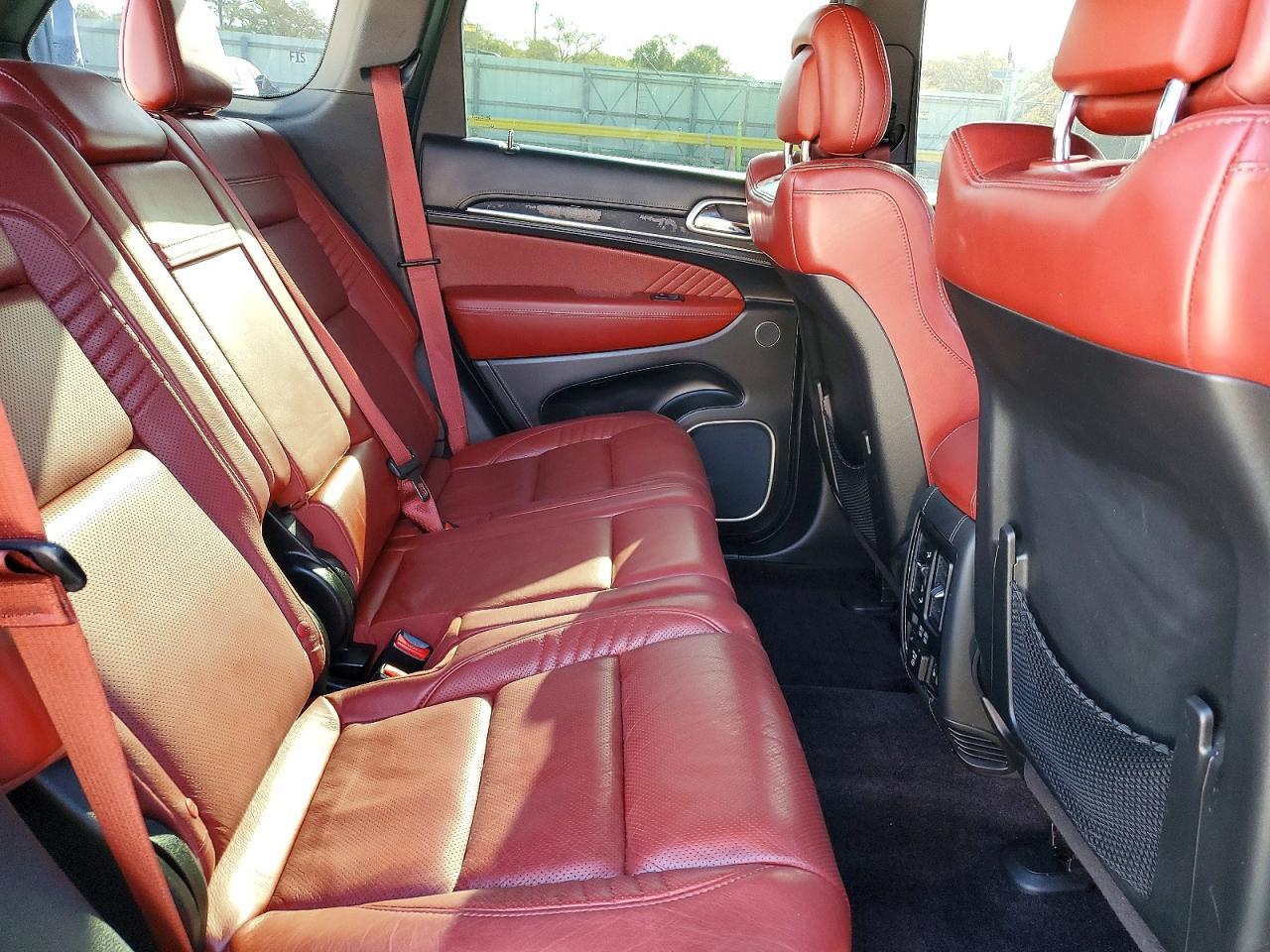 2017 Jeep Grand Cherokee Srt-8 - zdjęcie 11