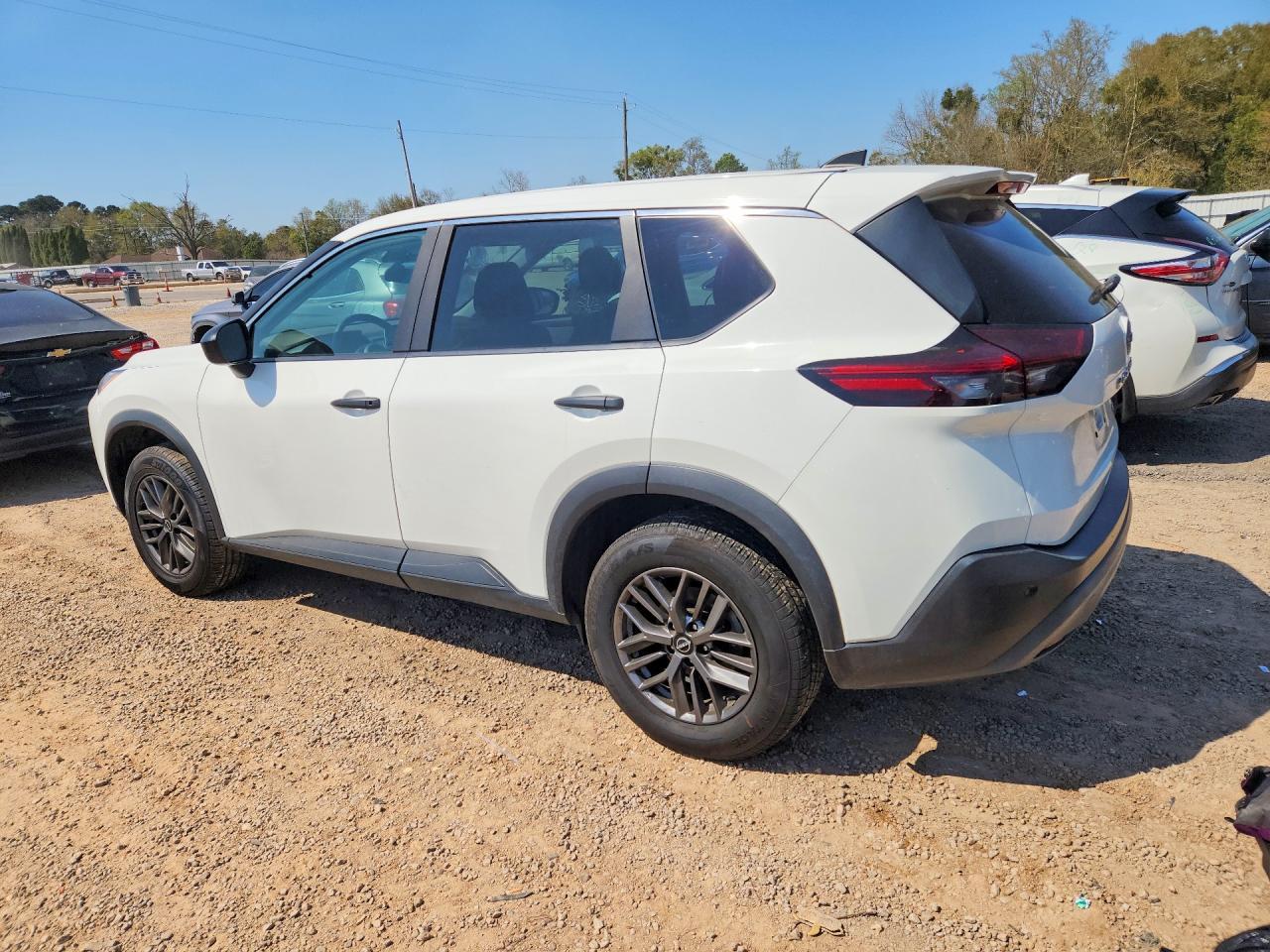 2023 Nissan Rogue - zdjęcie 2