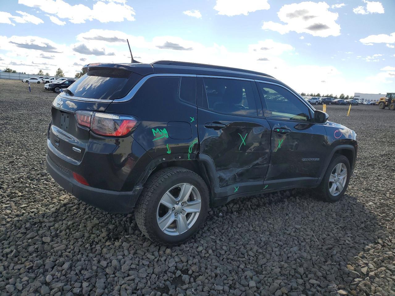 2022 Jeep Compass Latitude - zdjęcie 3