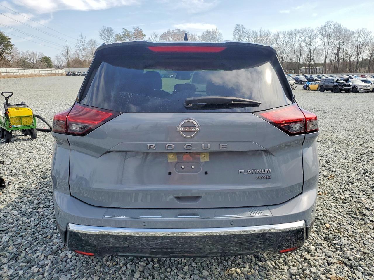 2024 Nissan Rogue Platinum - zdjęcie 6