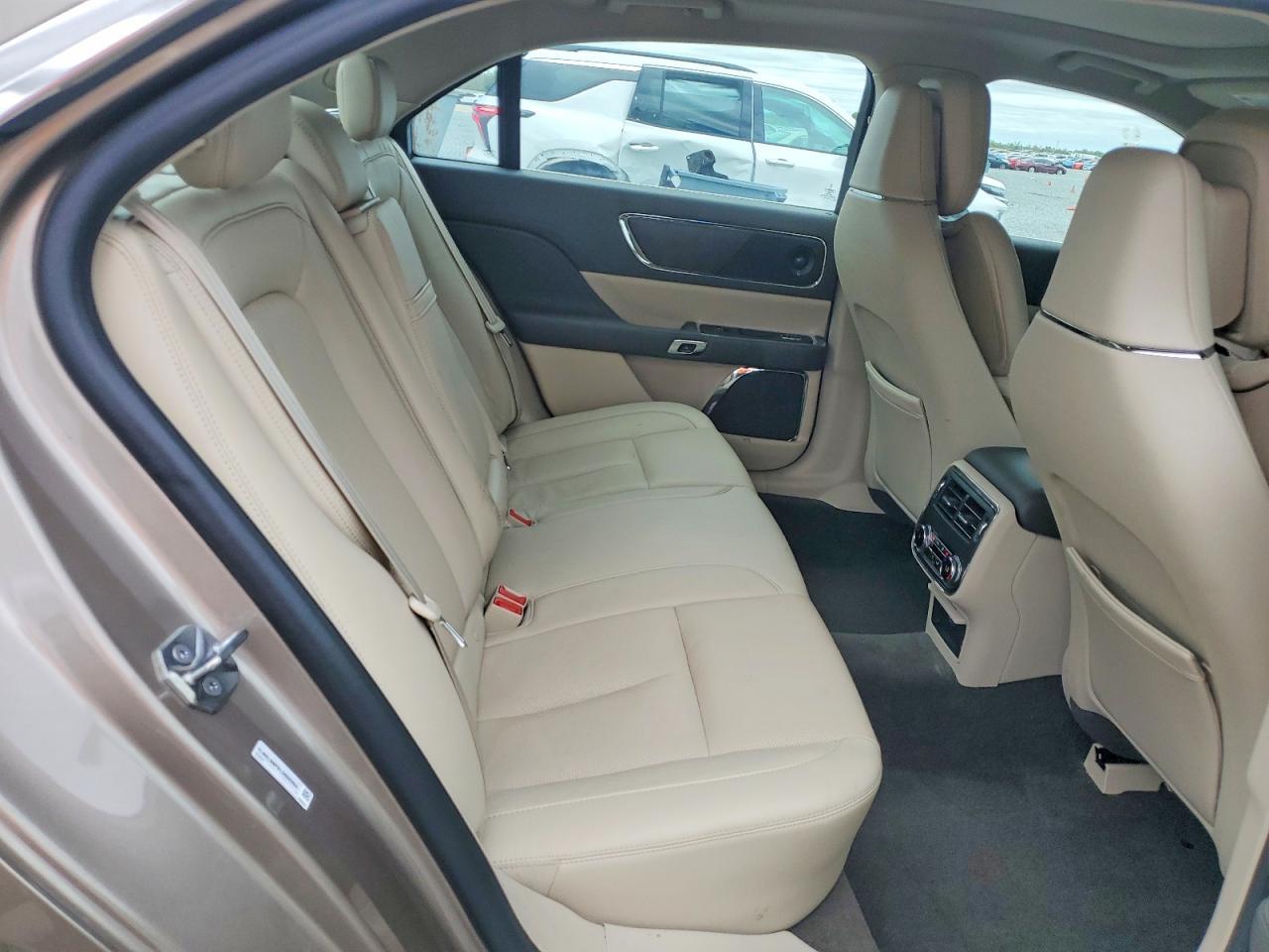 2020 Lincoln Continental Reserve - zdjęcie 10