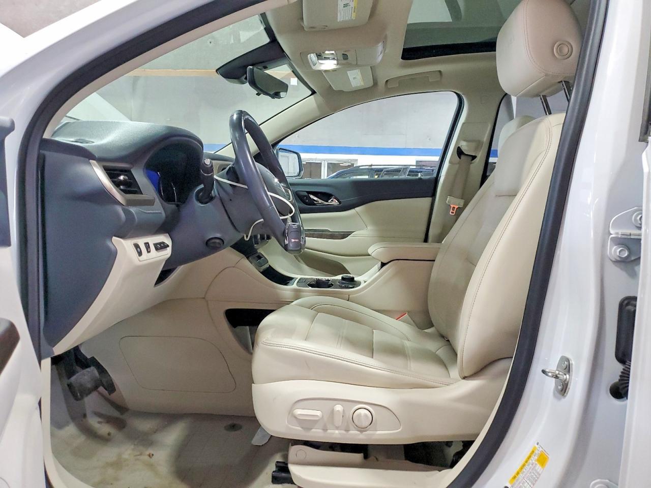 2021 GMC Acadia Denali - zdjęcie 7