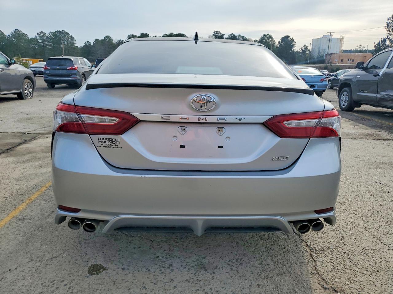 2019 Toyota Camry Xse - zdjęcie 6