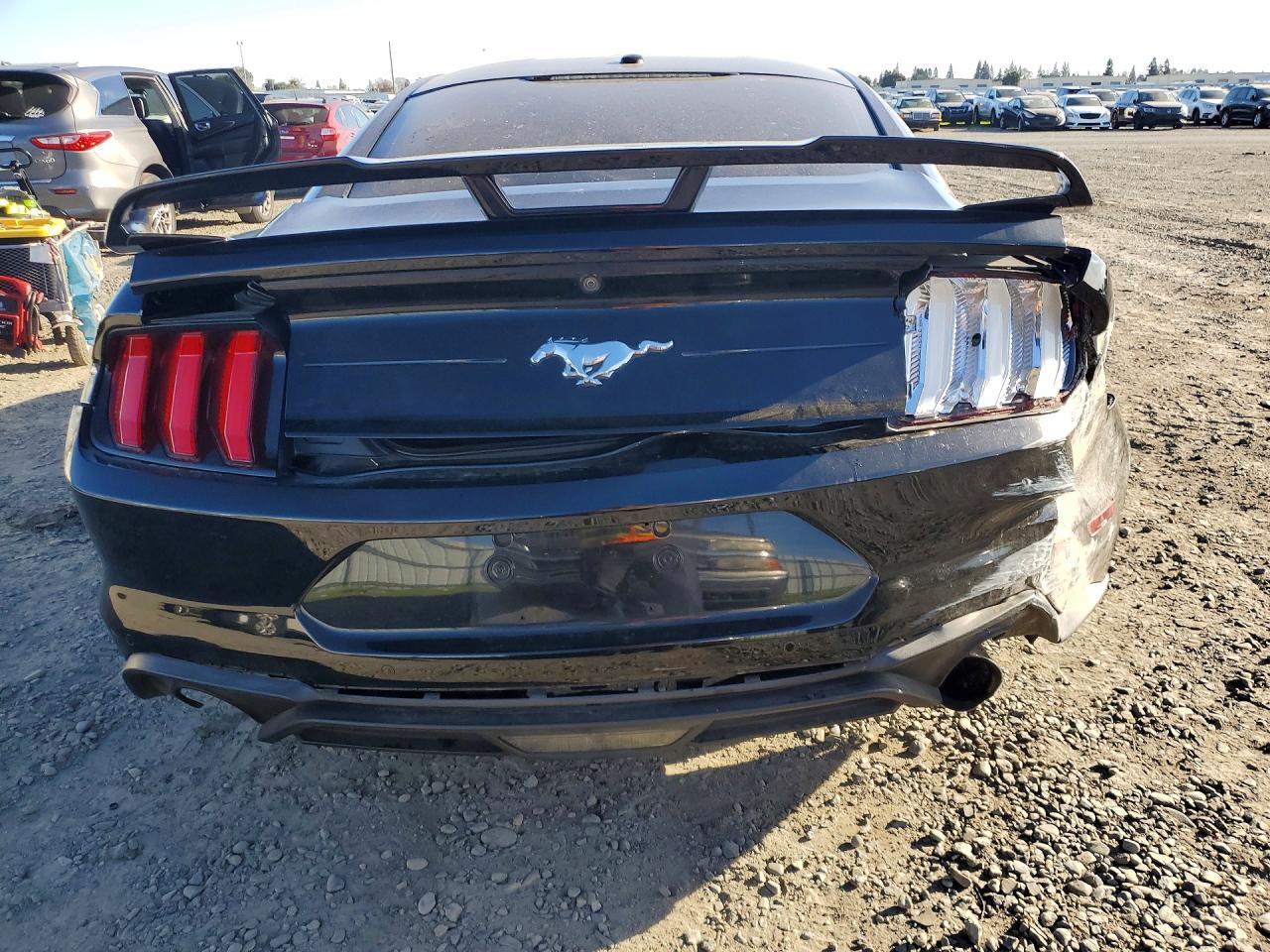 2018 Ford Mustang - zdjęcie 6