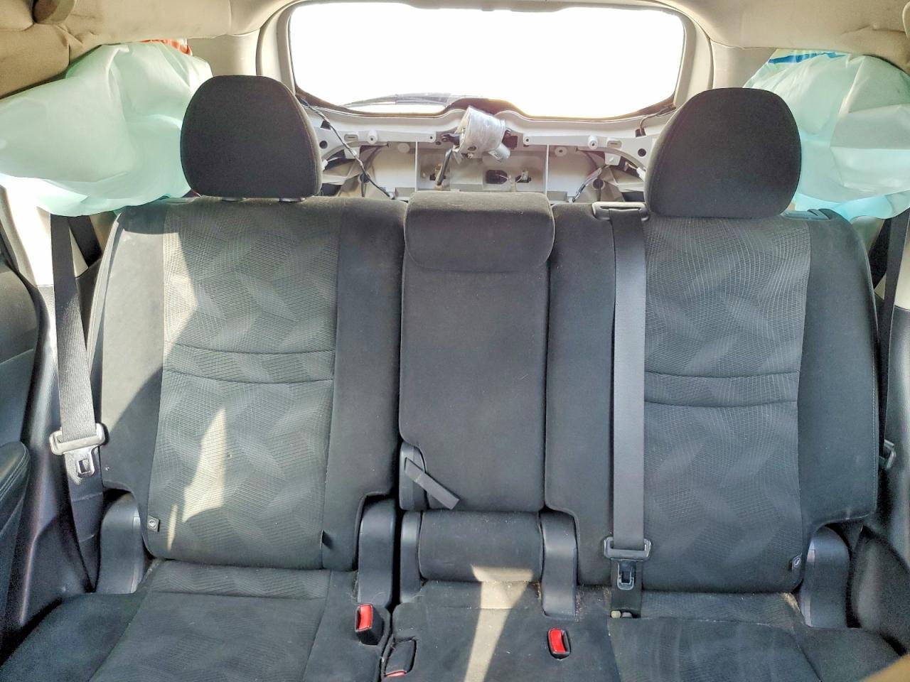 2015 Nissan Rogue S - zdjęcie 10