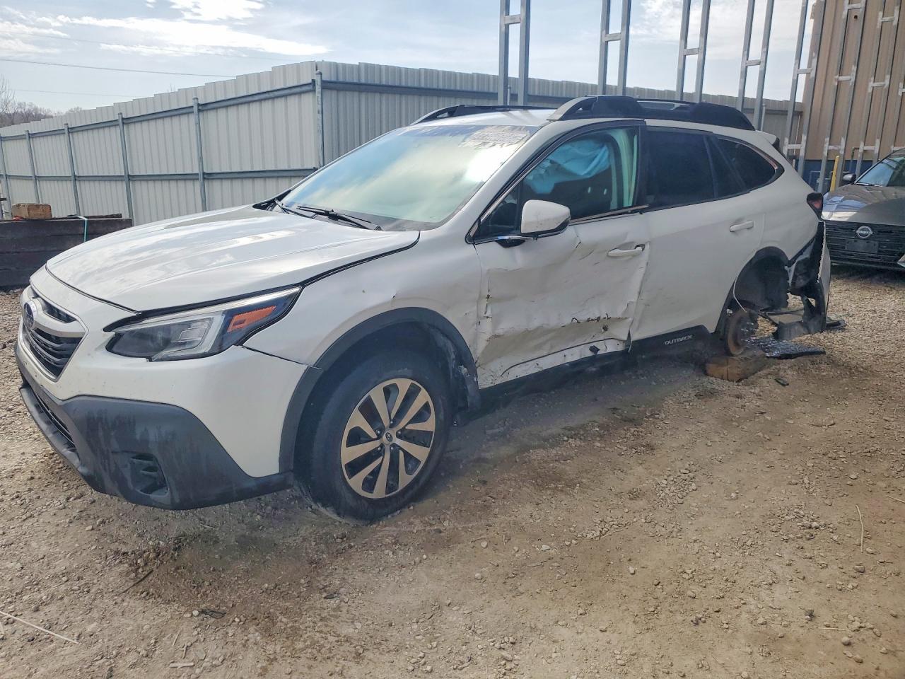 2021 Subaru Outback Premium - zdjęcie główne