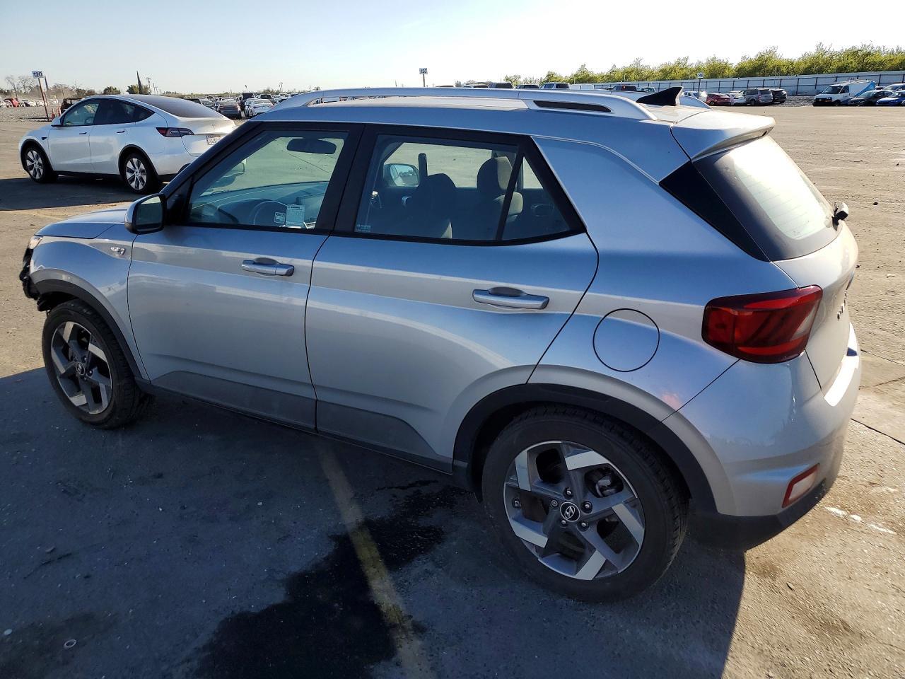 2021 Hyundai Venue Sel - zdjęcie 2