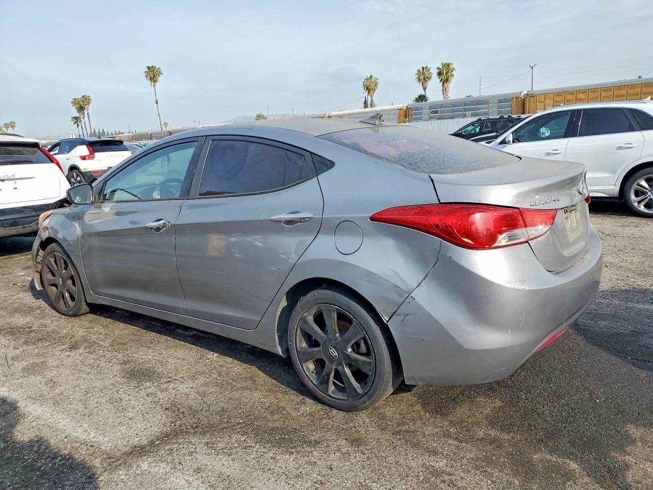 2013 Hyundai Elantra Gls - zdjęcie 2