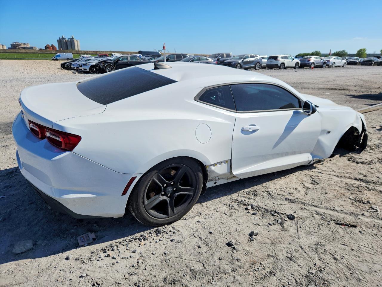2019 Chevrolet Camaro Ls - zdjęcie 3