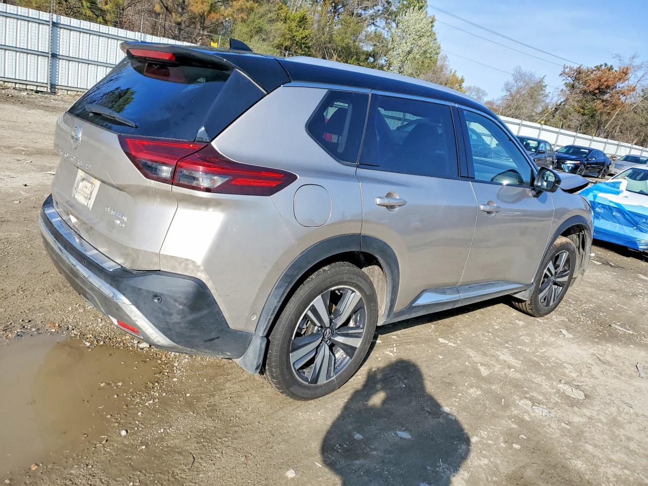 2021 Nissan Rogue Platinum - zdjęcie 3